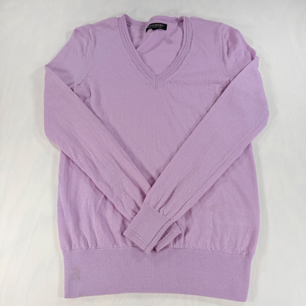 Banana Republic V-Neck Sweater Women XS Purple Merino Wool Knit Pullover Top